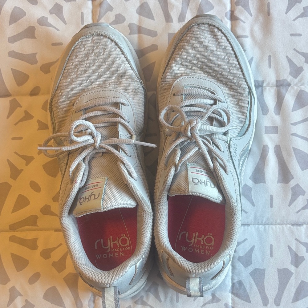 Ryka Women's Light Gray Athletic Shoes